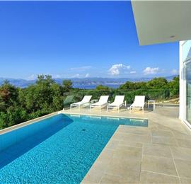 4 bedroom villa with pool and sea view in Perithia, Corfu, sleeps 9
